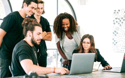 Don’t Hire Someone to Write YOUR Pitch Deck!